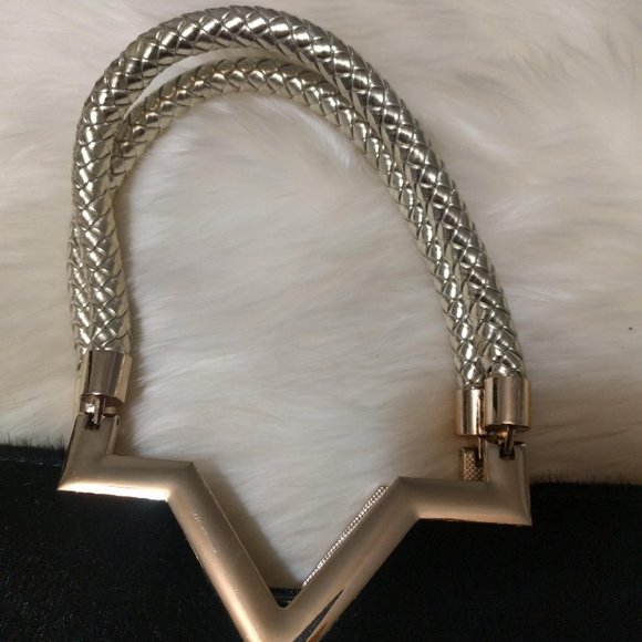 Black V Handbag - Picture 3 of 3